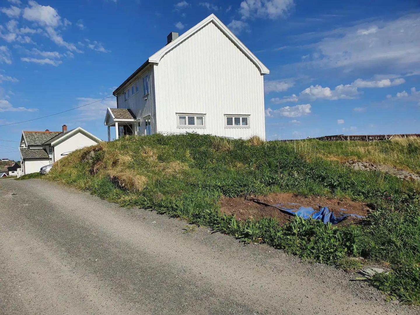 Вилла House With Amazing View & Location In Tind Сёрвоген Экстерьер фото