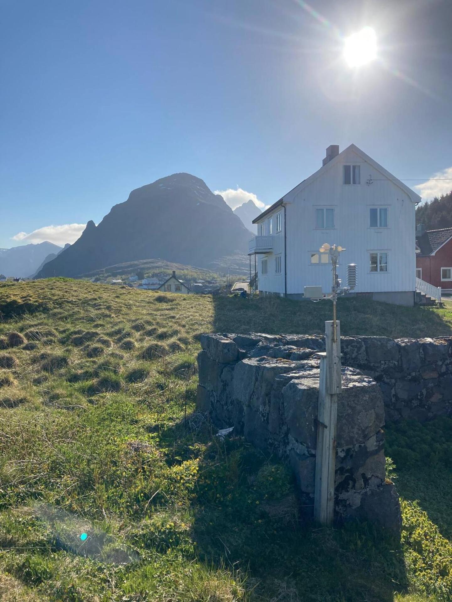 Вилла House With Amazing View & Location In Tind Сёрвоген Экстерьер фото