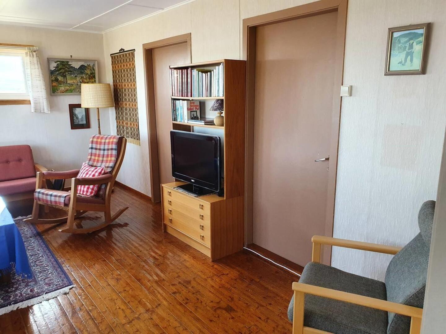Вилла House With Amazing View & Location In Tind Сёрвоген Экстерьер фото